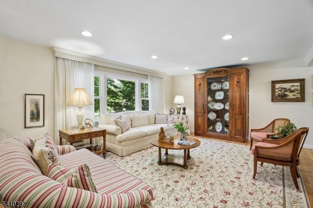 24 Cherry Hill Rd, Livingston Twp., NJ 07039