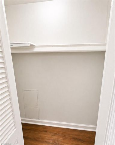 2890 Carriage Drive B, Winston-salem, NC 27106