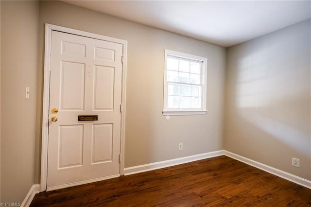 2890 Carriage Drive B, Winston-salem, NC 27106