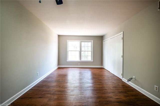2890 Carriage Drive B, Winston-salem, NC 27106