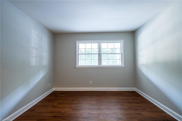 2890 Carriage Drive B, Winston-salem, NC 27106