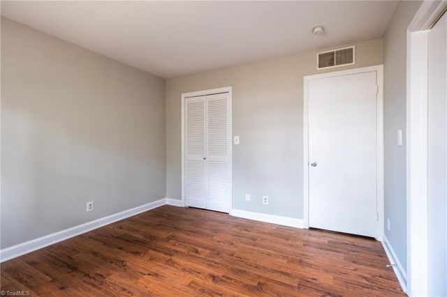 2890 Carriage Drive B, Winston-salem, NC 27106