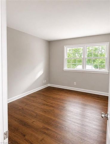2890 Carriage Drive B, Winston-salem, NC 27106