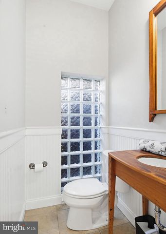 1748 S CHARLES ST, Baltimore, MD 21230