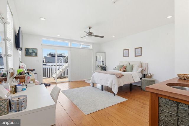 1748 S CHARLES ST, Baltimore, MD 21230