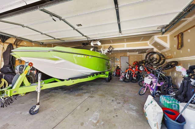 4297 S WESTLAKE DR, Roy, UT 84067