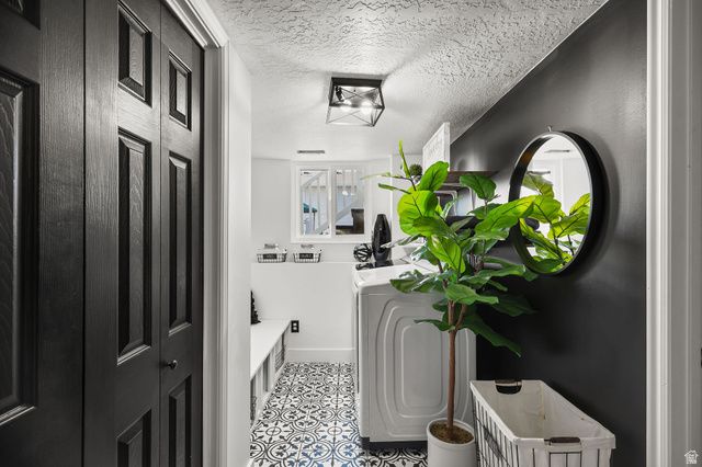 4297 S WESTLAKE DR, Roy, UT 84067