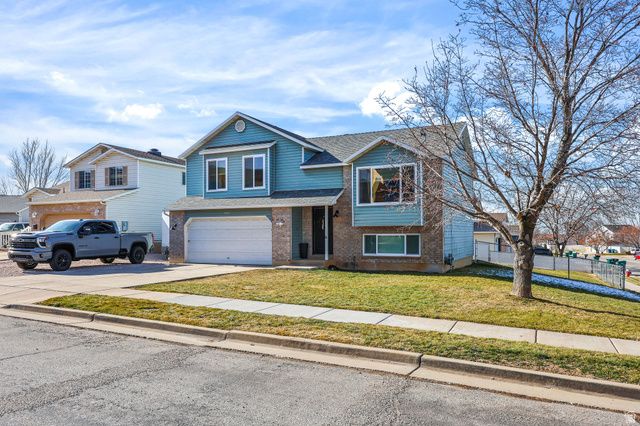 4297 S WESTLAKE DR, Roy, UT 84067