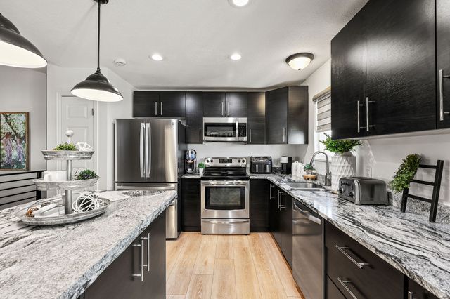 4297 S WESTLAKE DR, Roy, UT 84067