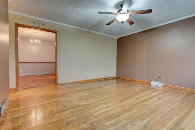 67 1st Street, Clay City, KY 40312