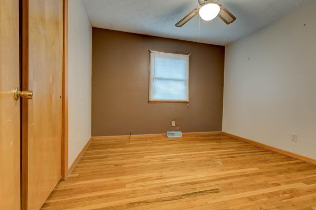 67 1st Street, Clay City, KY 40312