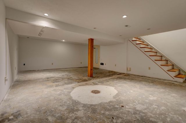 67 1st Street, Clay City, KY 40312