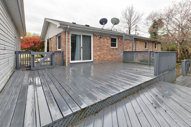 67 1st Street, Clay City, KY 40312