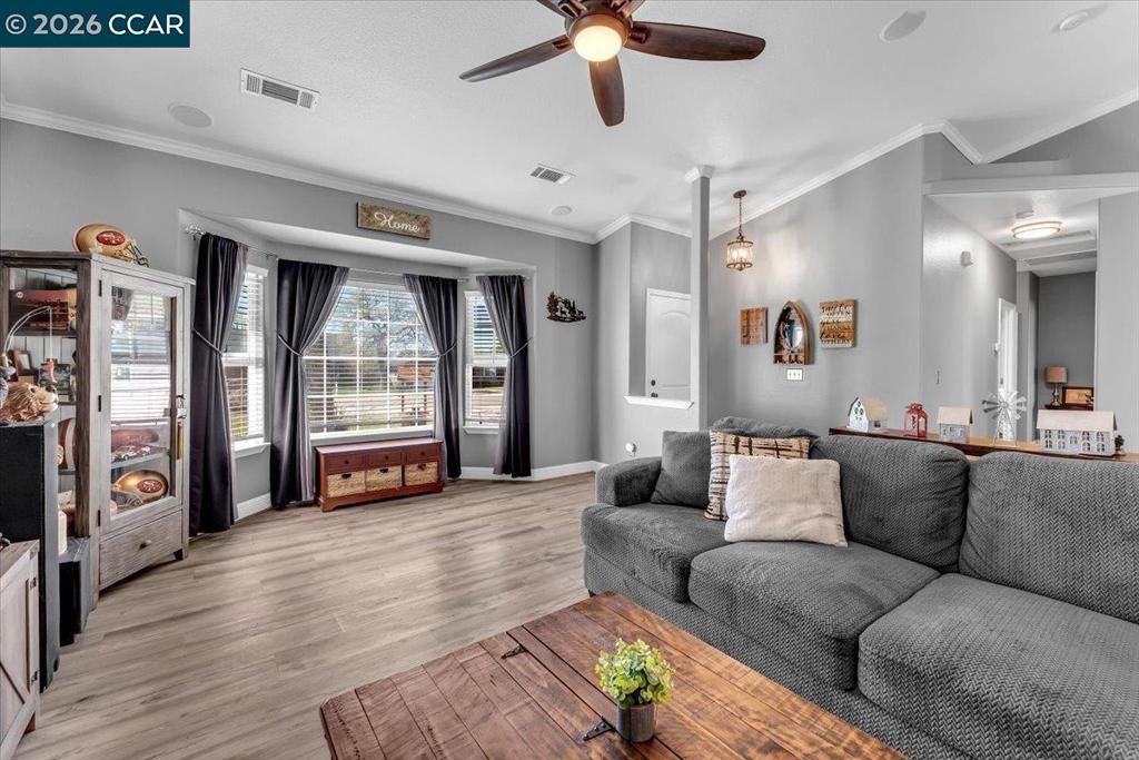 Image 10 of property listing at 19388 Bonanza King Dr, Cottonwood, CA 96022