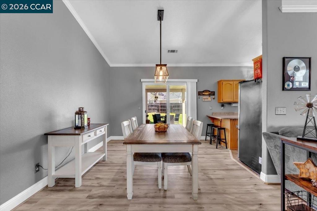 Image 11 of property listing at 19388 Bonanza King Dr, Cottonwood, CA 96022