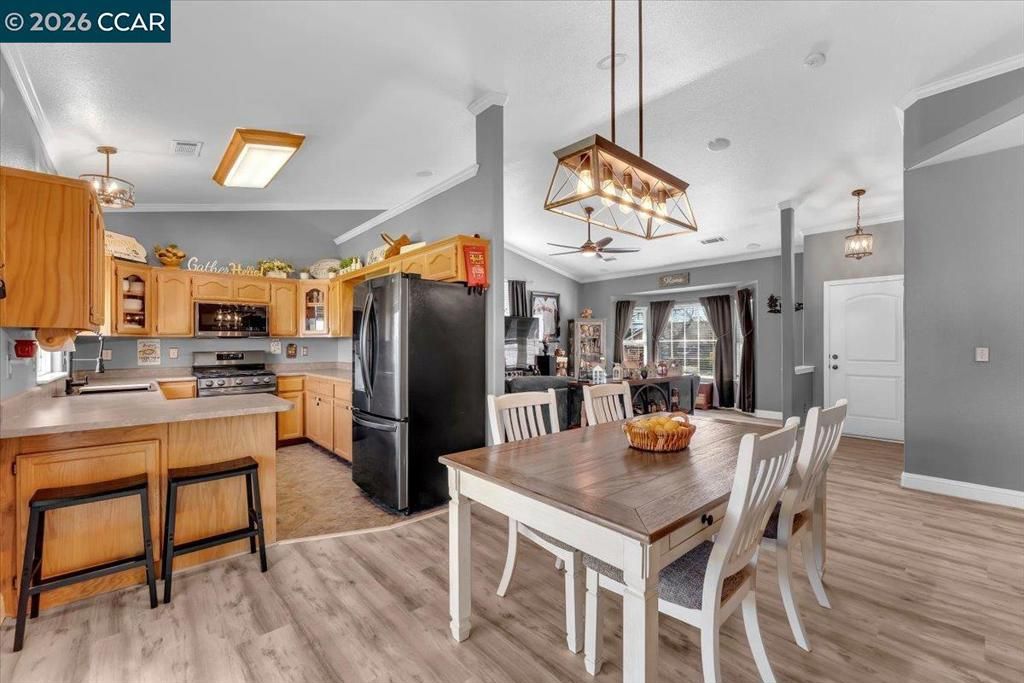 Image 12 of property listing at 19388 Bonanza King Dr, Cottonwood, CA 96022