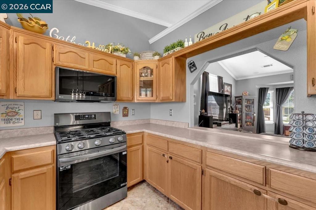 Image 14 of property listing at 19388 Bonanza King Dr, Cottonwood, CA 96022