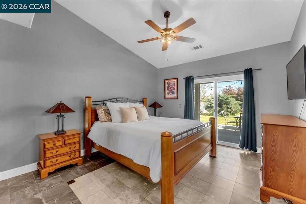 Image 16 of property listing at 19388 Bonanza King Dr, Cottonwood, CA 96022