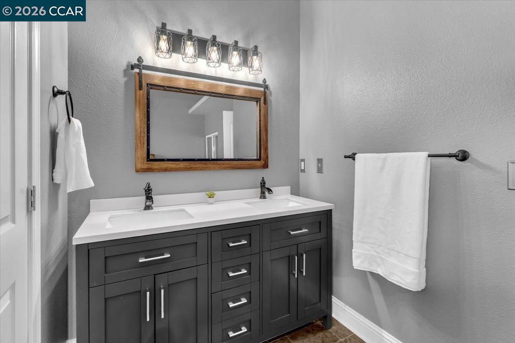 Image 19 of property listing at 19388 Bonanza King Dr, Cottonwood, CA 96022