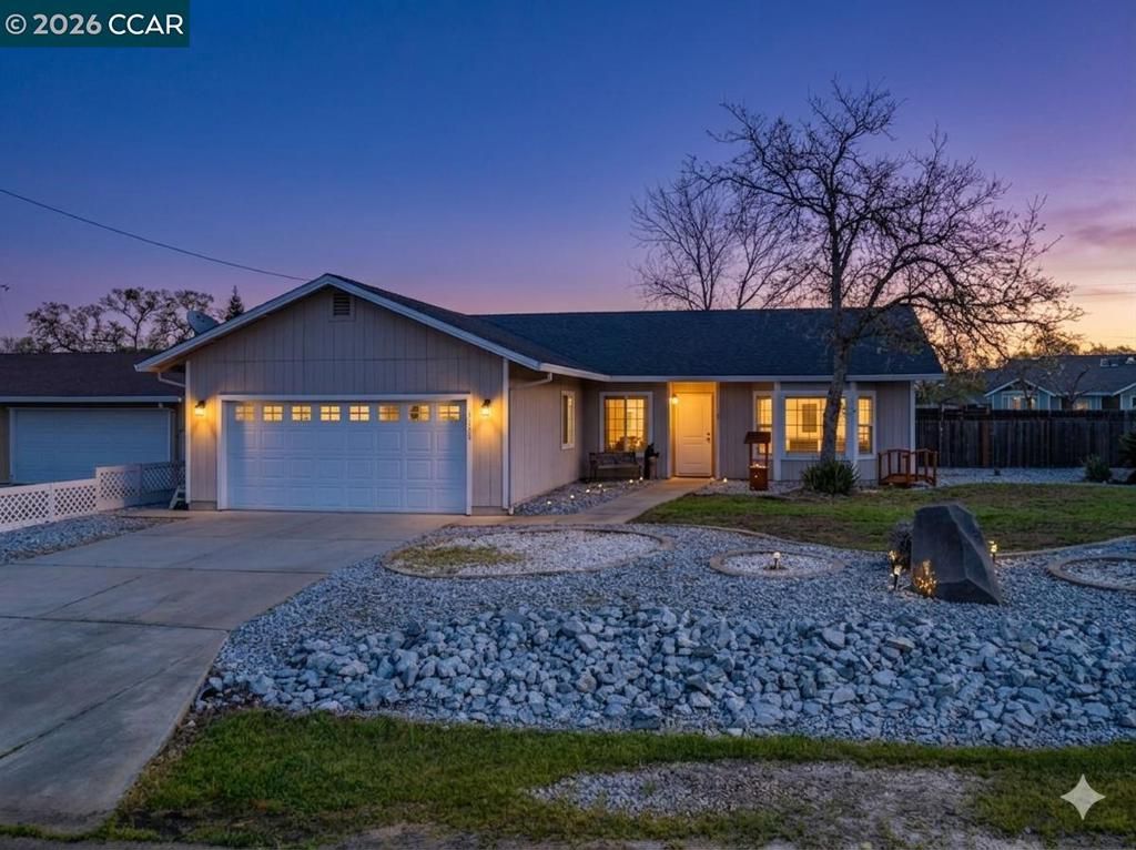 Image 2 of property listing at 19388 Bonanza King Dr, Cottonwood, CA 96022