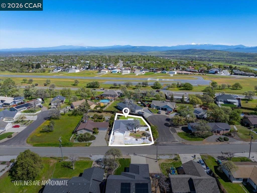 Image 3 of property listing at 19388 Bonanza King Dr, Cottonwood, CA 96022