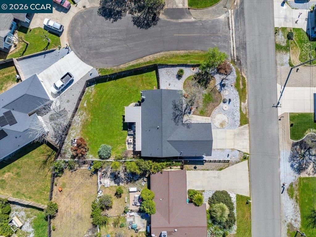 Image 4 of property listing at 19388 Bonanza King Dr, Cottonwood, CA 96022