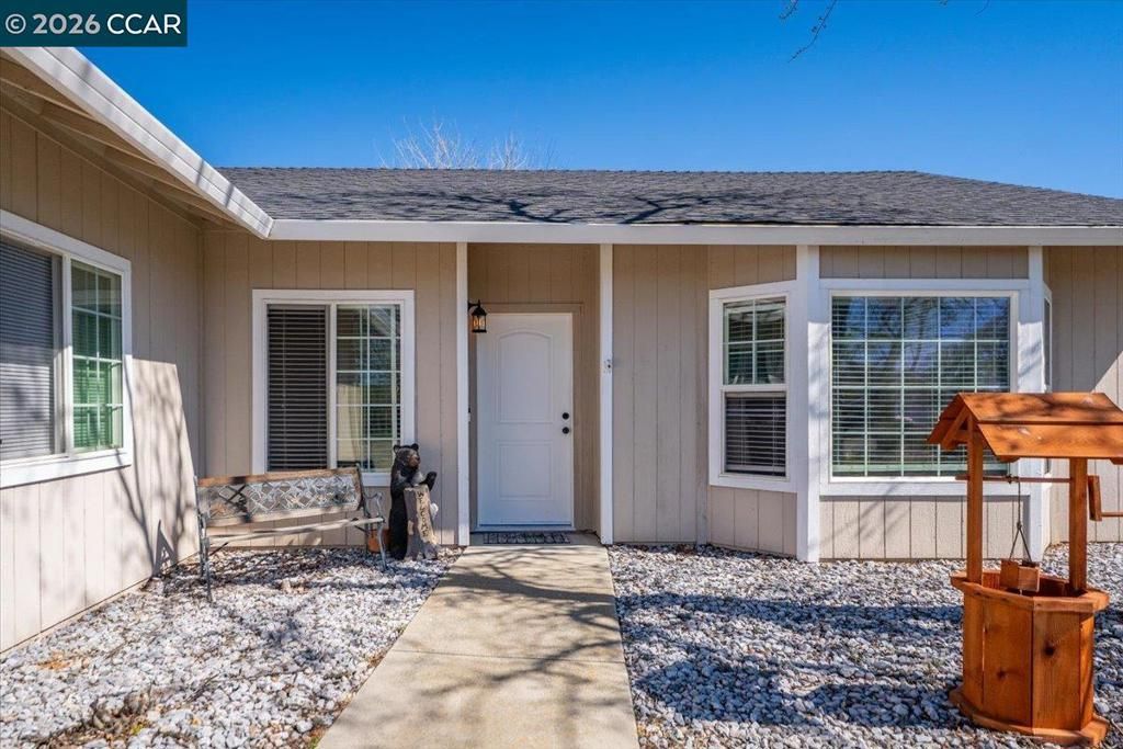 Image 5 of property listing at 19388 Bonanza King Dr, Cottonwood, CA 96022