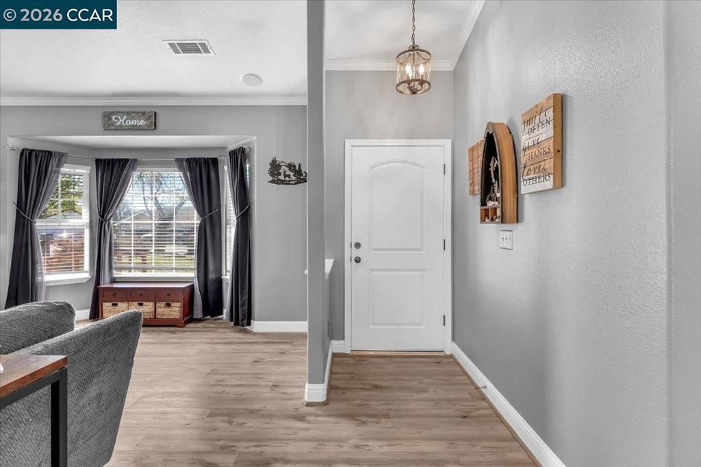 Image 6 of property listing at 19388 Bonanza King Dr, Cottonwood, CA 96022