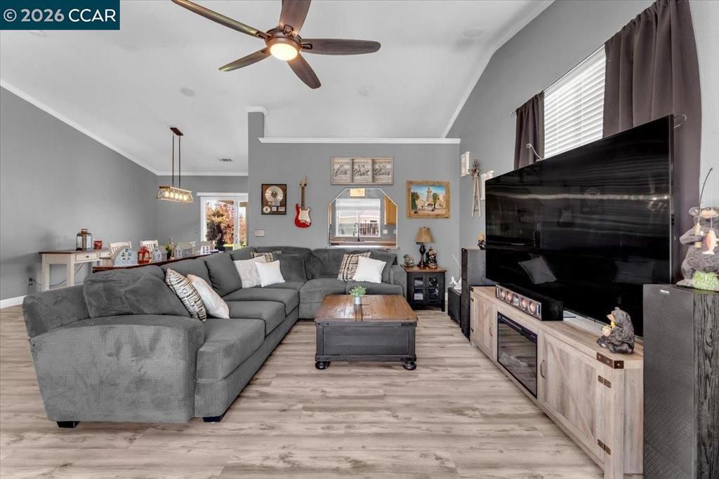 Image 9 of property listing at 19388 Bonanza King Dr, Cottonwood, CA 96022