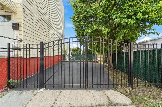 143 Oliver Avenue, Yonkers, NY 10701