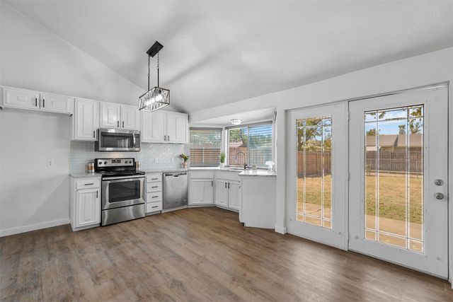 425 Rollingridge Lane, Garland, TX 75043