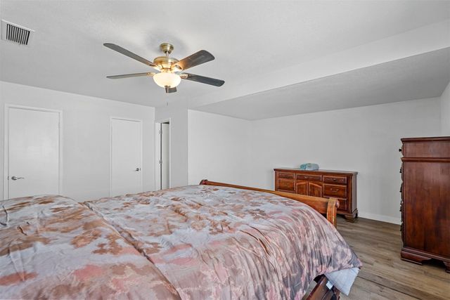 425 Rollingridge Lane, Garland, TX 75043