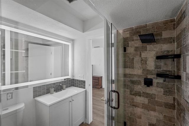 425 Rollingridge Lane, Garland, TX 75043