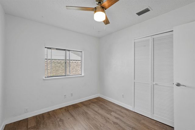 425 Rollingridge Lane, Garland, TX 75043