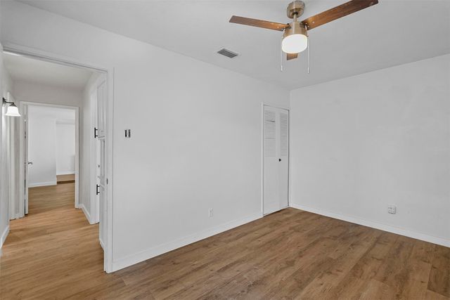 425 Rollingridge Lane, Garland, TX 75043
