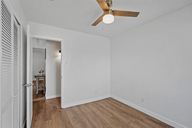 425 Rollingridge Lane, Garland, TX 75043