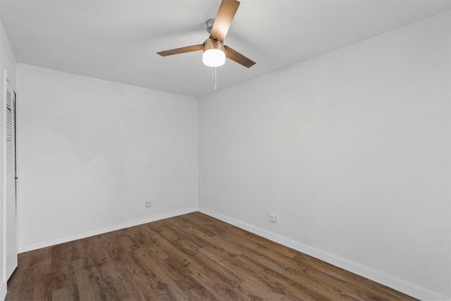 425 Rollingridge Lane, Garland, TX 75043
