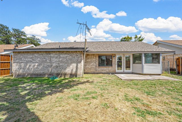 425 Rollingridge Lane, Garland, TX 75043