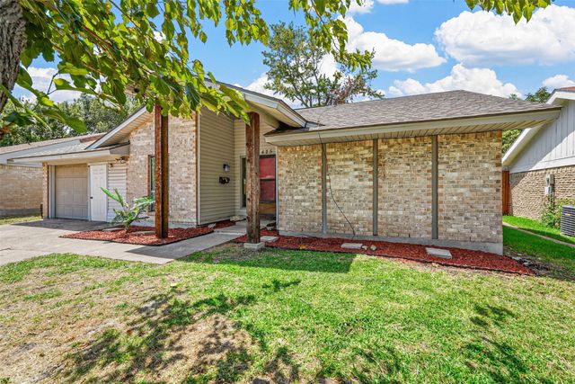 425 Rollingridge Lane, Garland, TX 75043