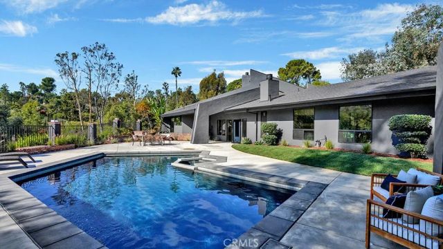 9752 Rangeview, North Tustin, CA 92705