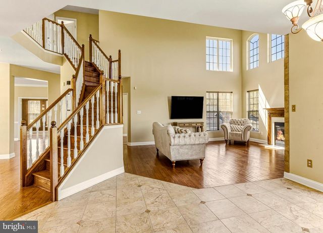 215 SHERWIN RD, Mullica Hill, NJ 08062