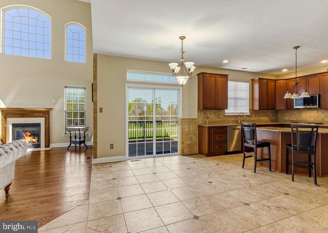 215 SHERWIN RD, Mullica Hill, NJ 08062