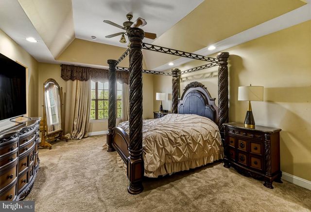 215 SHERWIN RD, Mullica Hill, NJ 08062