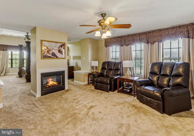 215 SHERWIN RD, Mullica Hill, NJ 08062