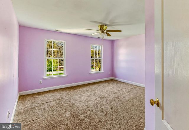 215 SHERWIN RD, Mullica Hill, NJ 08062