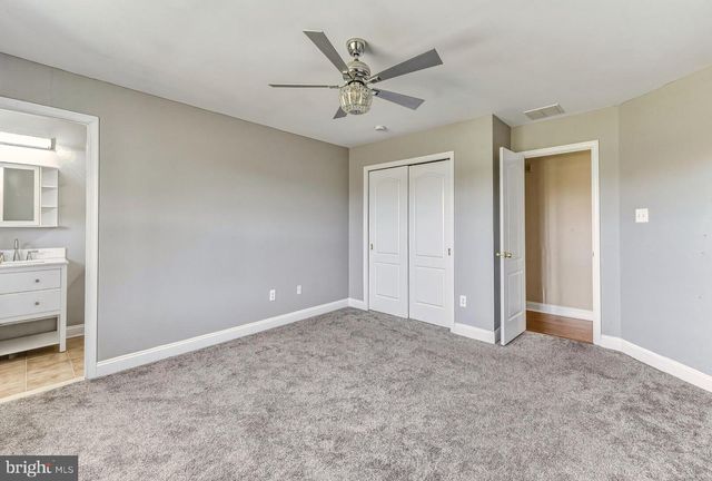 215 SHERWIN RD, Mullica Hill, NJ 08062