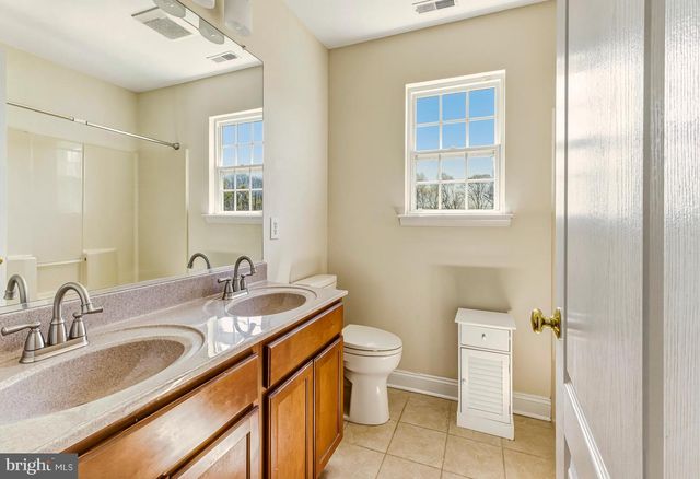 215 SHERWIN RD, Mullica Hill, NJ 08062