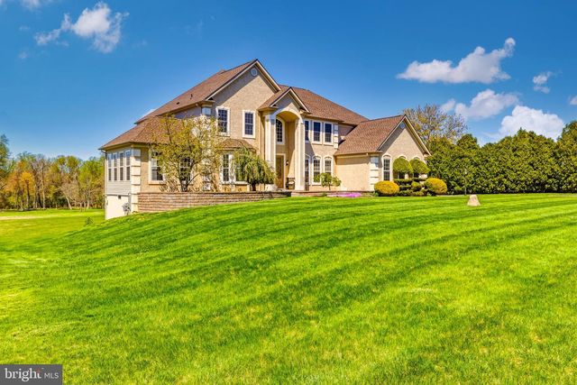 215 SHERWIN RD, Mullica Hill, NJ 08062