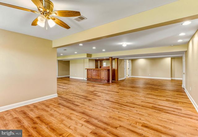 215 SHERWIN RD, Mullica Hill, NJ 08062