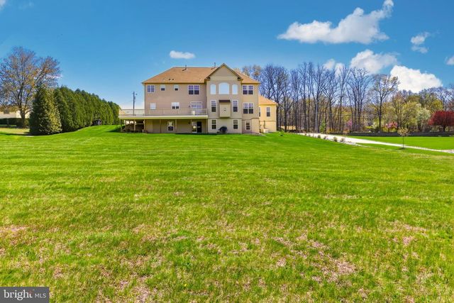 215 SHERWIN RD, Mullica Hill, NJ 08062